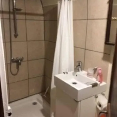 Сasa de vacaciones Charming 2-bed In