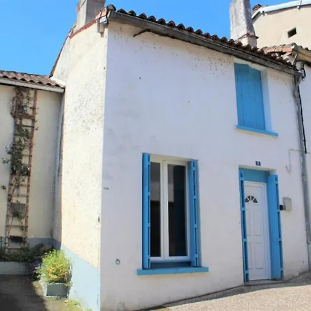 Charming 2-bed In Le Vigeant